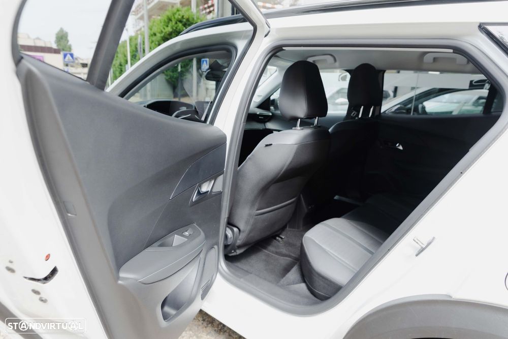 Peugeot 2008 1.2 PureTech Allure Pack EAT8 - 13