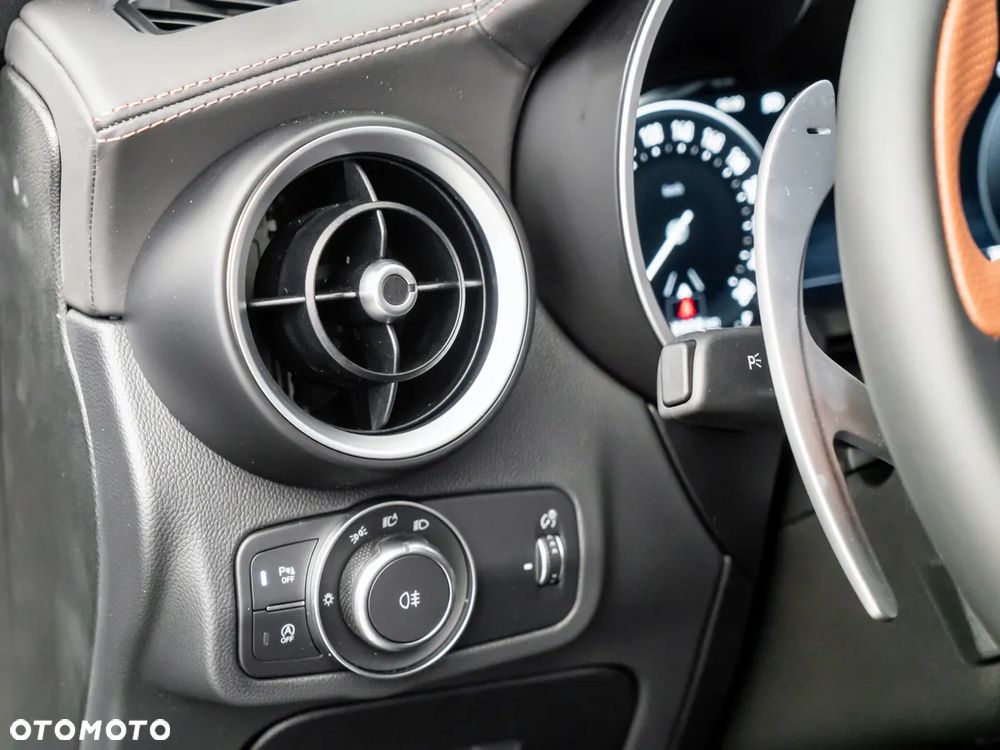 Alfa Romeo Stelvio 2.0 Turbo Intensa Q4 - 24