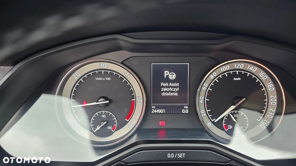 Skoda Superb 2.0 TDI L&K DSG - 25