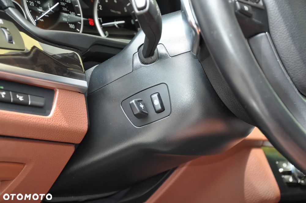 BMW Seria 5 535i xDrive - 26
