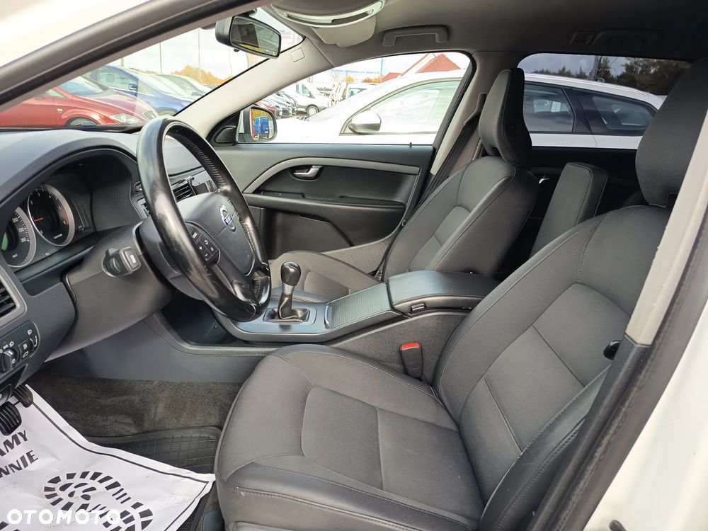 Volvo V70 1.6D DRIVe Kinetic - 13