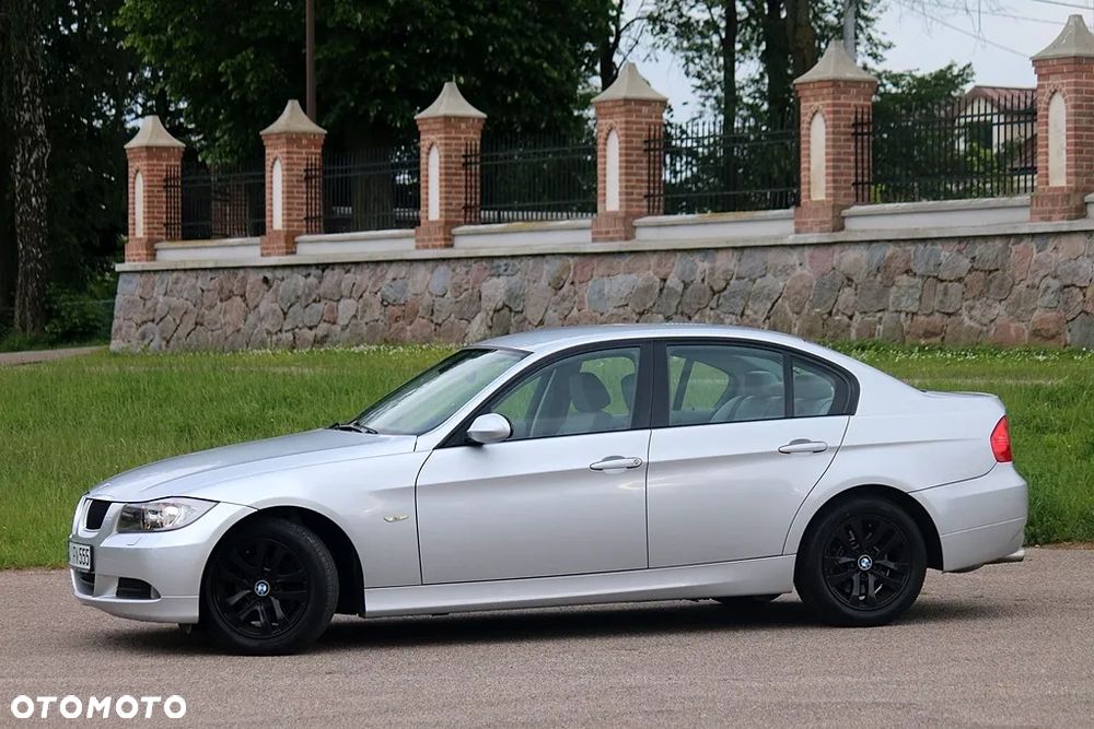 BMW Seria 3 318i Edition Exclusive - 7