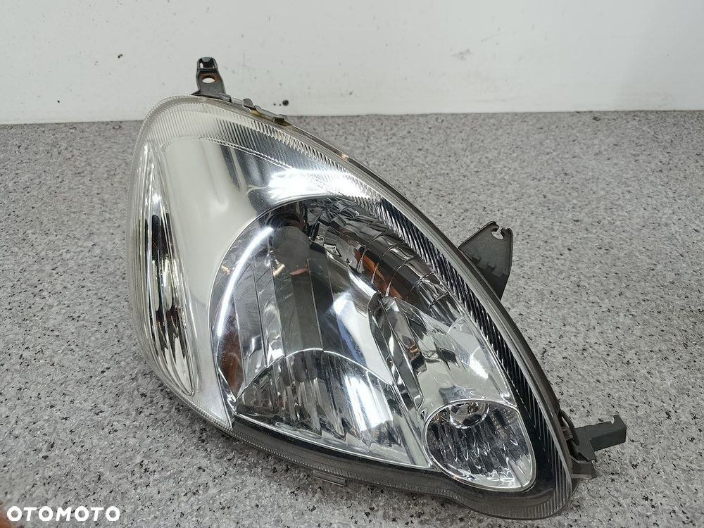 LAMPA PRZÓD PRAWA TOYOTA YARIS I FL 20-A353 TYC - 2