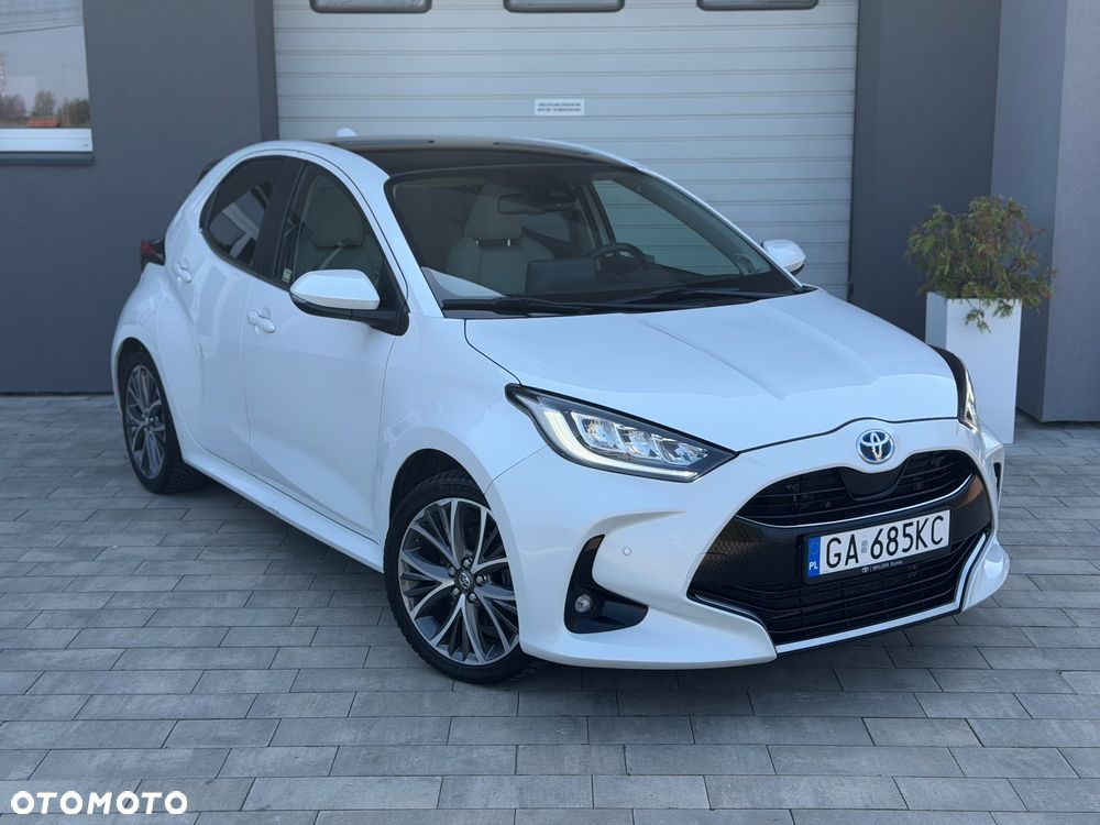 Toyota Yaris Hybrid 100 Selection Platinum - 2