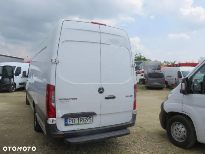 Mercedes-Benz Sprinter - 3