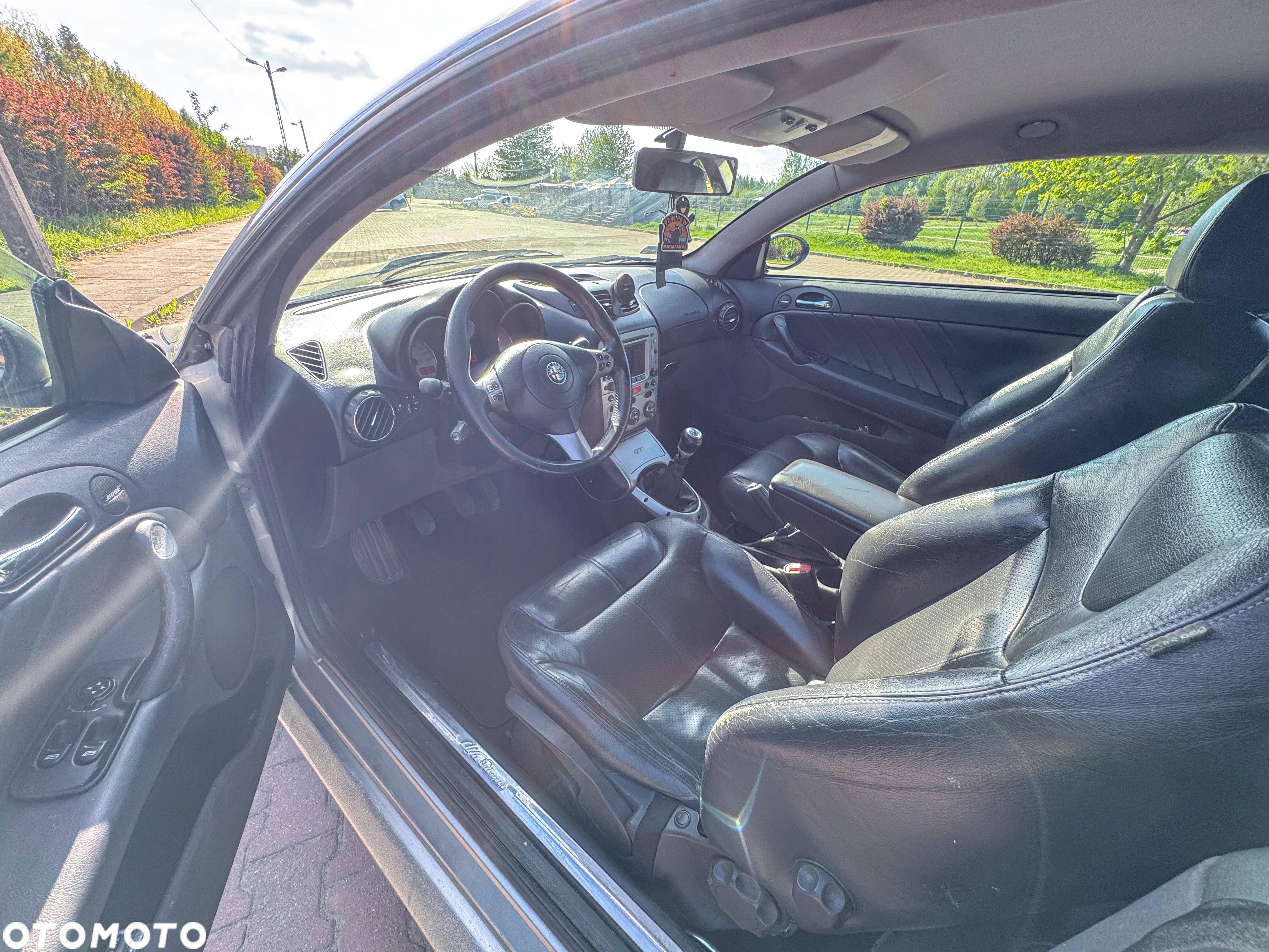 Alfa Romeo GT 1.9 JTD M-Jet DPF Distinctive - 14