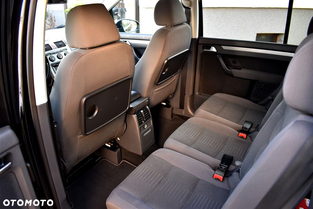 Volkswagen Touran 2.0 TDI DPF Highline - 13