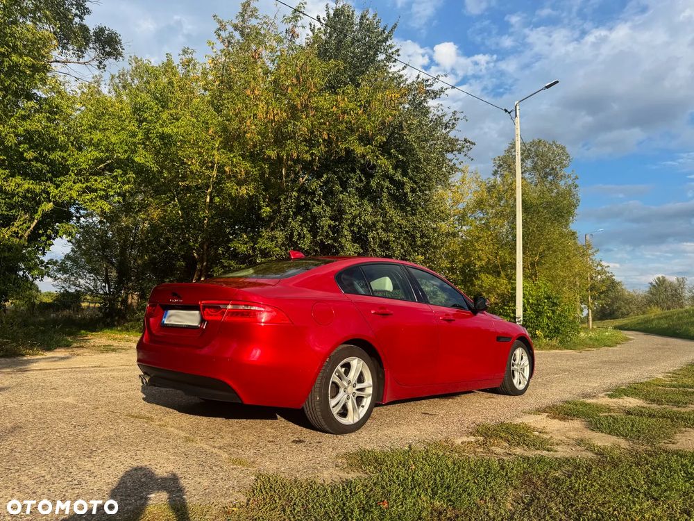Jaguar XE 2.0 D Prestige - 2