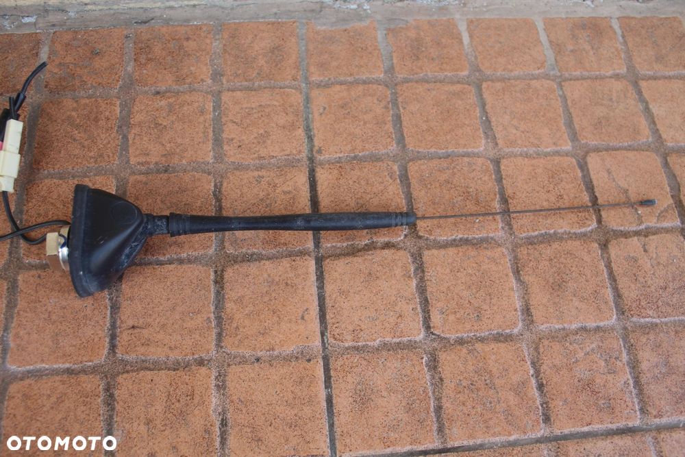 ANTENA MITSUBISHI OUTLANDER I - 2