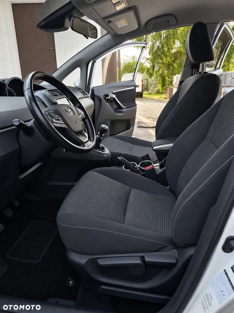 Toyota Verso 1.6 D-4D Premium 7os EU6 - 11