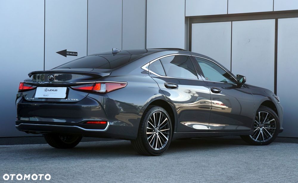 Lexus ES - 4