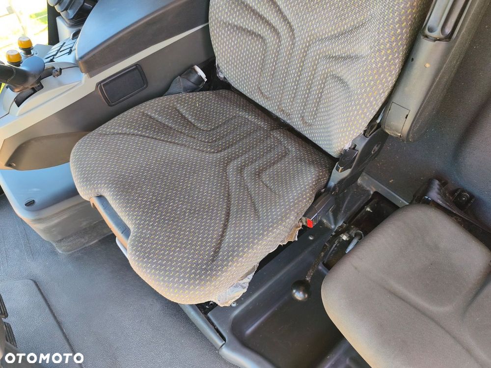 Claas Tucano 832 - 21