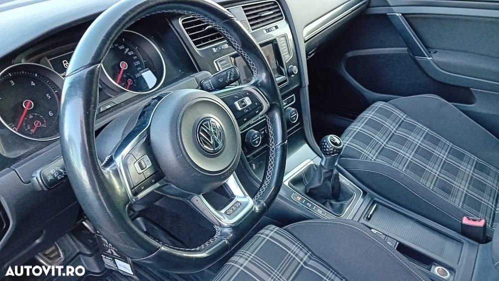 Volkswagen Golf 2.0 TDI GTD - 6