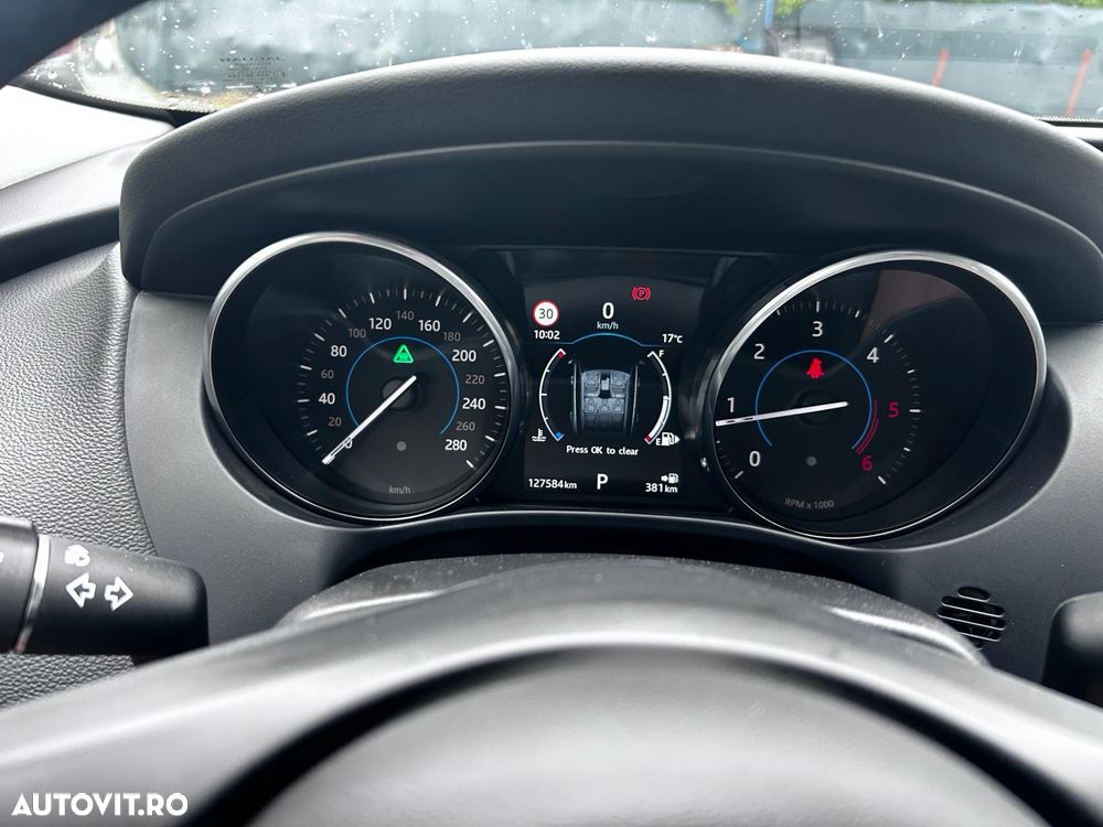 Jaguar F-Pace - 5