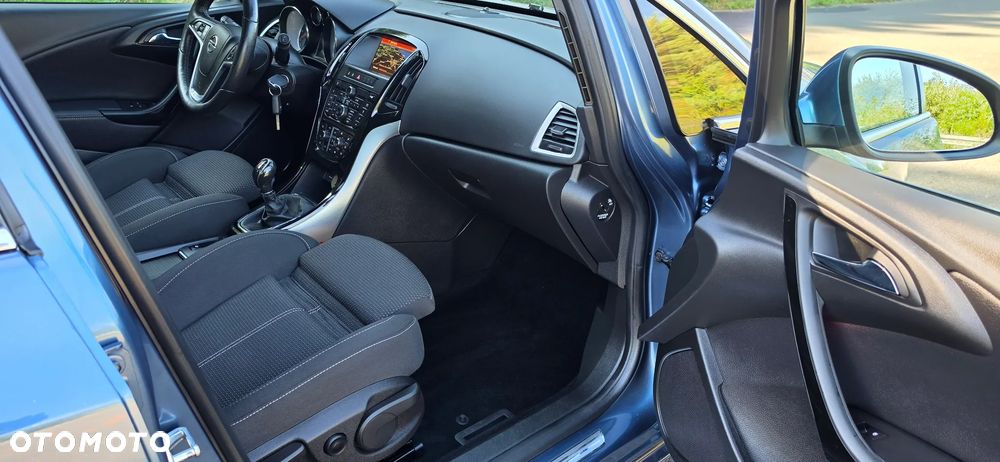 Opel Astra 2.0 CDTI Cosmo - 28