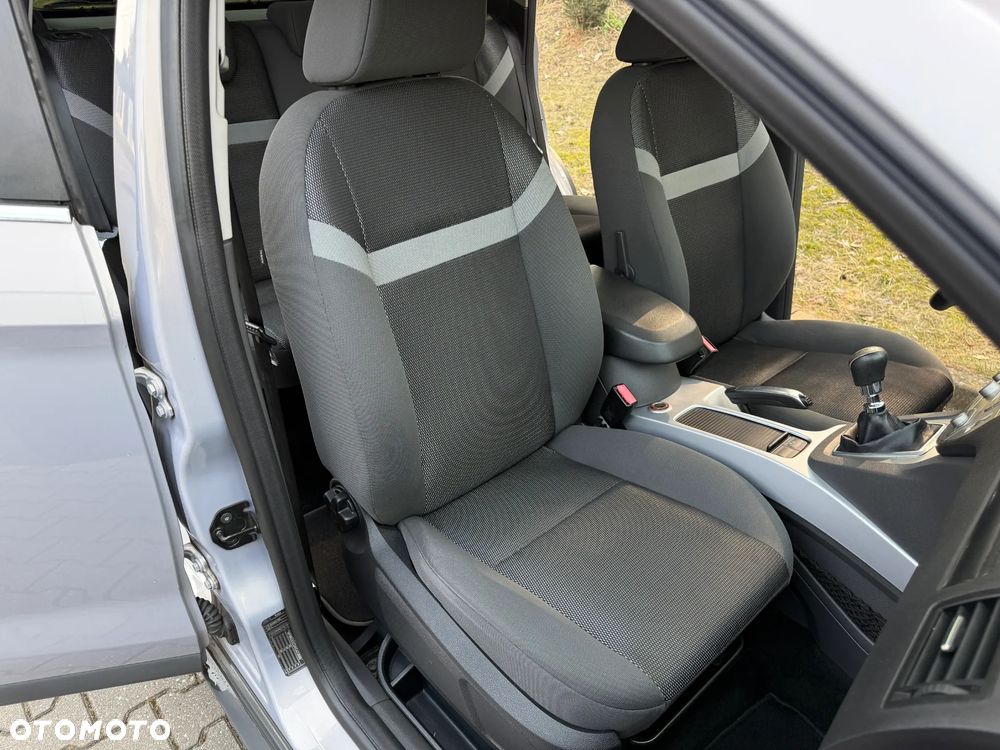 Ford Kuga 2.0 TDCi 2x4 Titanium - 19