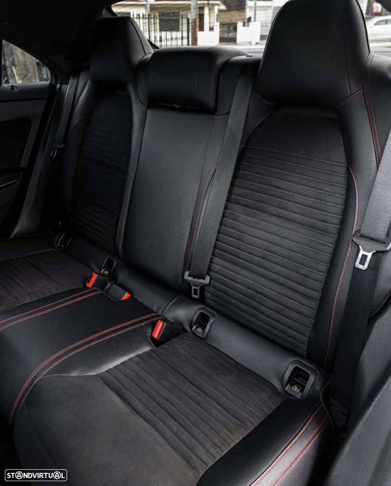 Mercedes-Benz CLA 45 AMG - 29