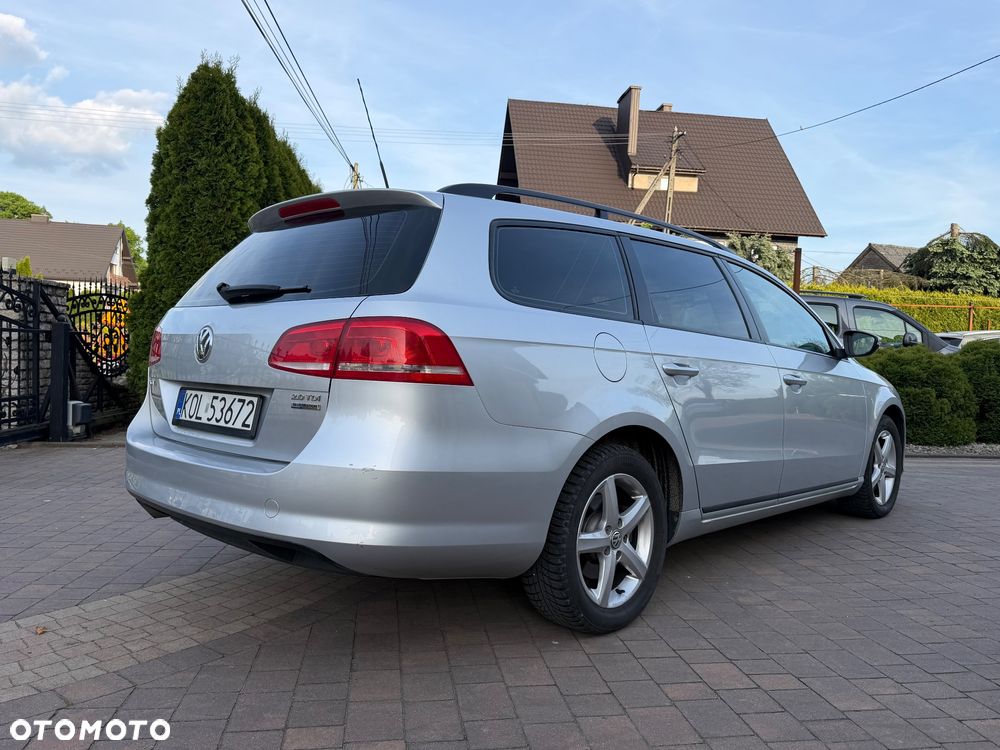 Volkswagen Passat 2.0 Blue TDI SCR Comfortline - 13