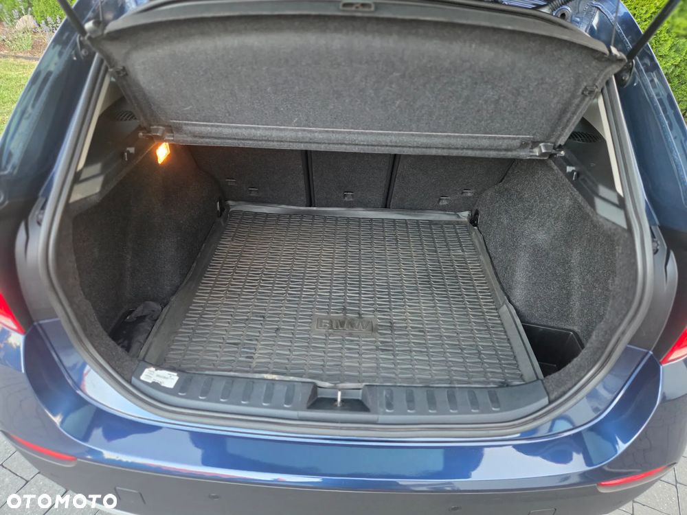 BMW X1 sDrive20d - 11