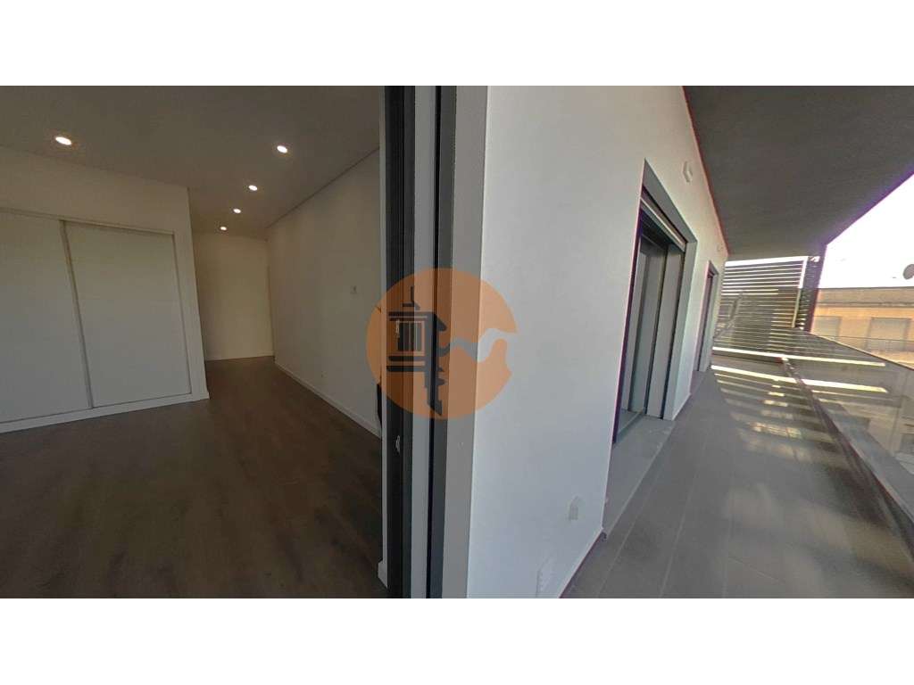 Apartamento T1 com Terraço Privativo e Piscina no Último Andar - Ol... - Grande imagem: 2/27