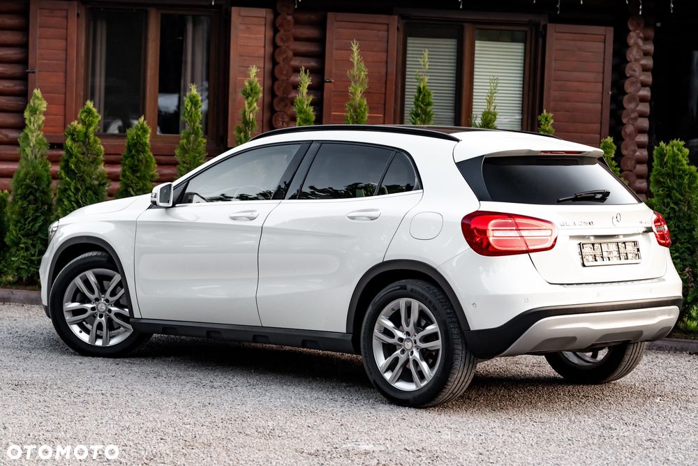 Mercedes-Benz GLA 250 4-Matic - 10