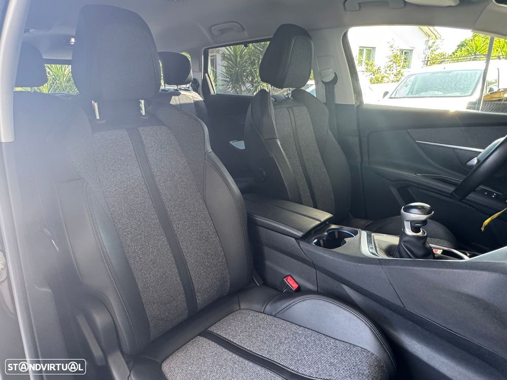 Peugeot 5008 1.5 BlueHDi Allure Pack - 25