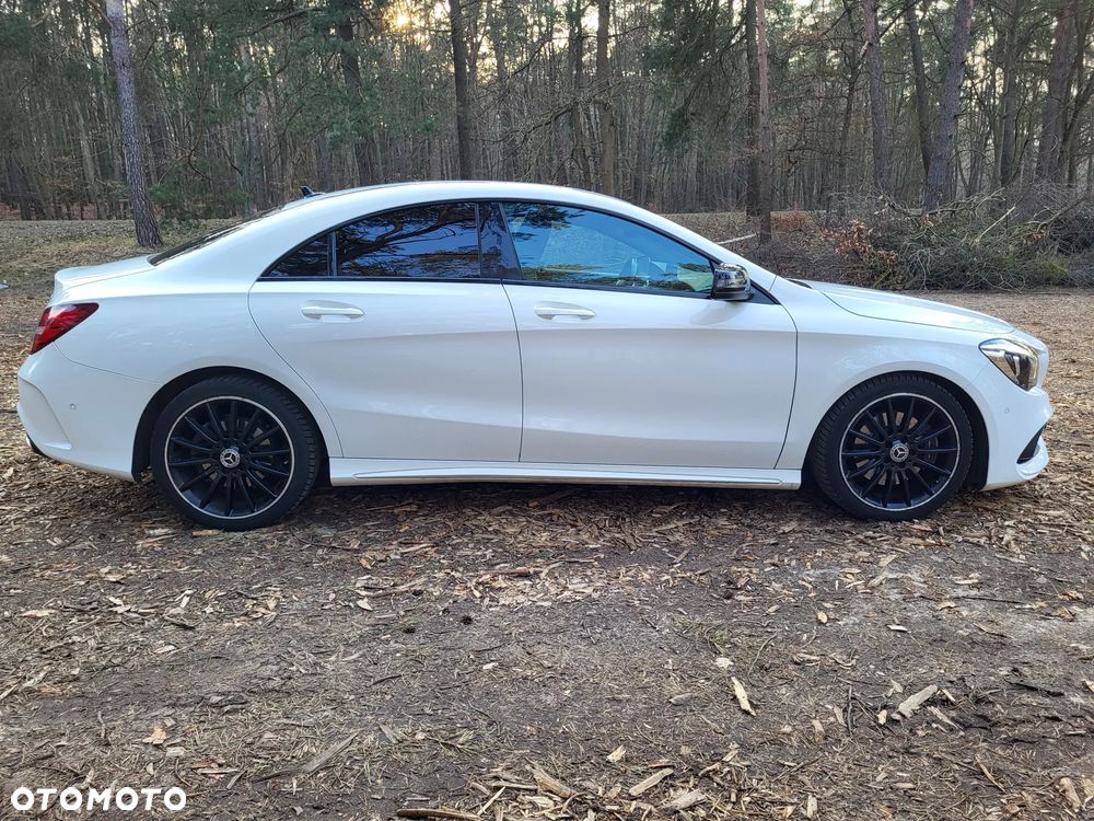 Mercedes-Benz CLA 220 4-Matic AMG Line - 7
