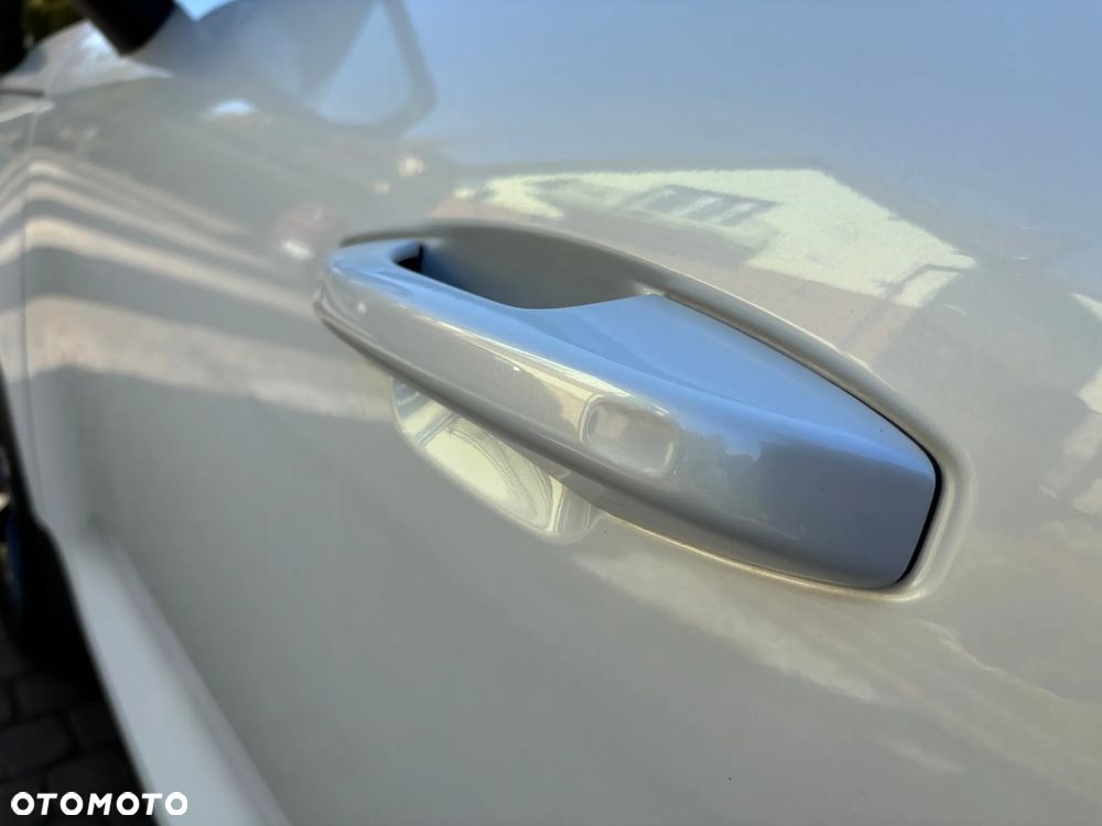 Volvo XC 40 D3 SCR R-Design - 33