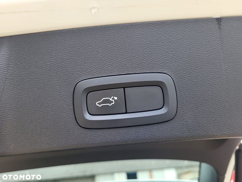 Volvo XC 40 D3 SCR Momentum - 22