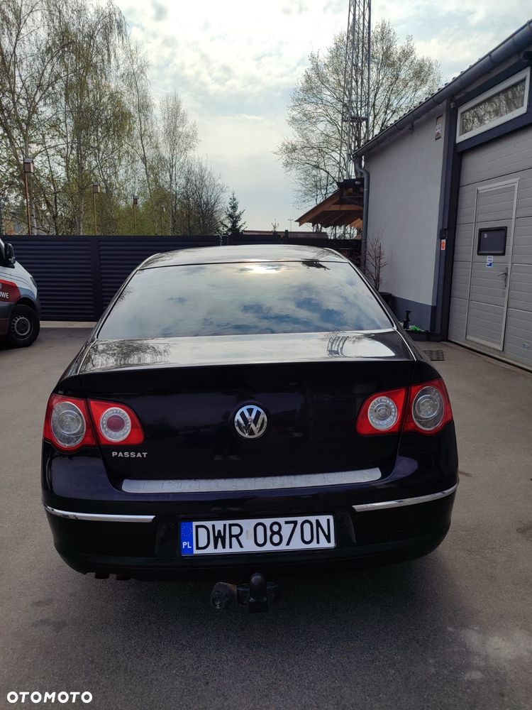 Volkswagen Passat 1.9 TDI Comfortline - 4