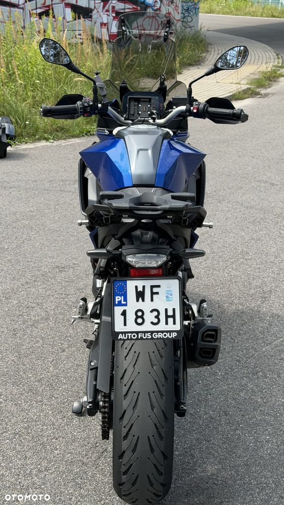 BMW F - 4