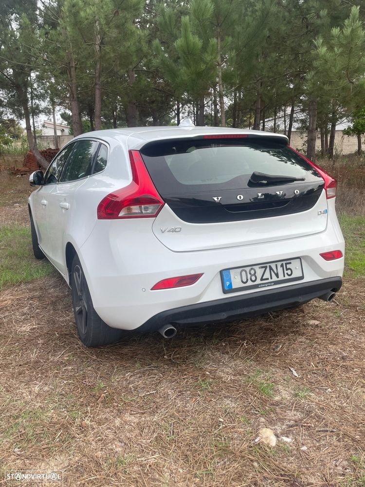 Volvo V40 2.0 D4 R-Design Summum - 4