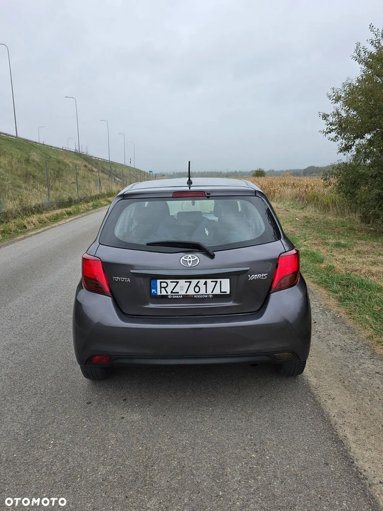 Toyota Yaris 1.33 Premium - 4