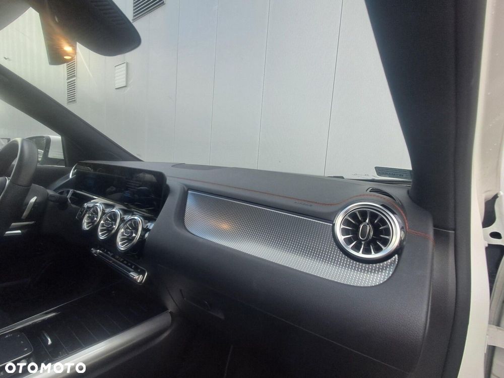 Mercedes-Benz EQA - 22