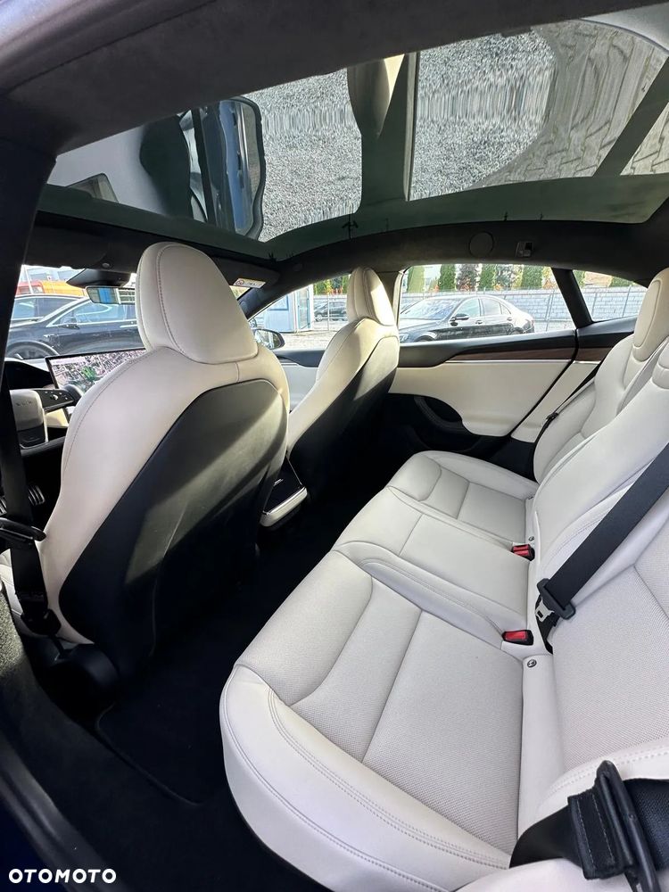 Tesla Model S Long Range - 26