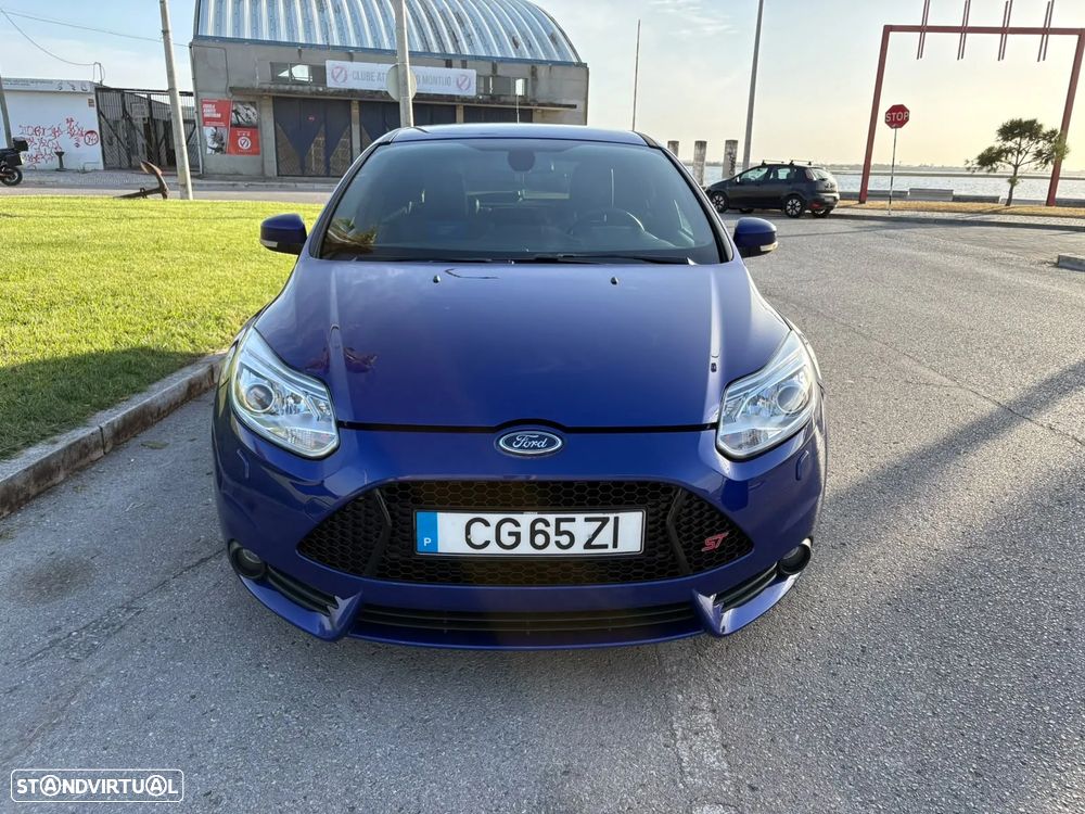Ford Focus 2.0 EcoBoost ST c/ Pack Pele Desportiva - 4
