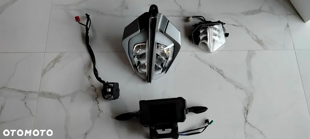 KTM DUKE 125 LAMPA PRZÓD REFLEKTOR 2022 POLIFT LAMPA TYŁ PRZEŁĄCZNIK LICZNIK ZEGARY STELAŻ - 1