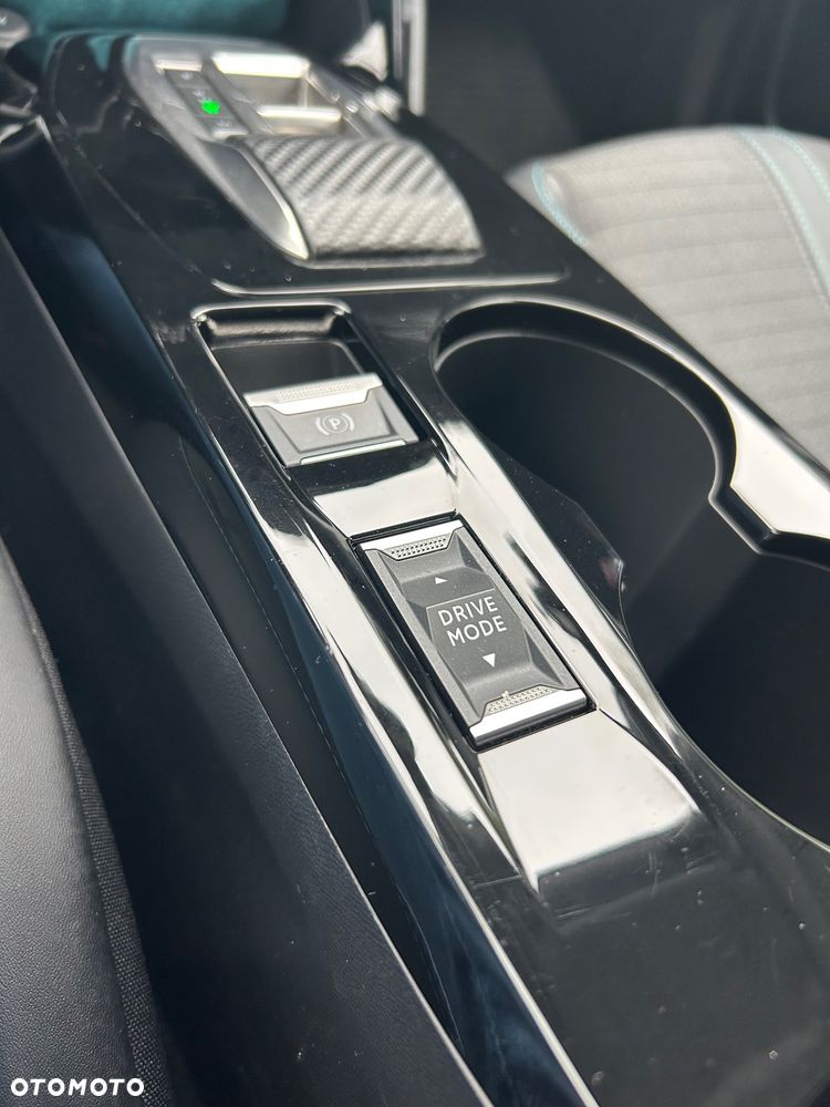 Peugeot 2008 1.2 Pure Tech GPF Allure S&S EAT6 - 23