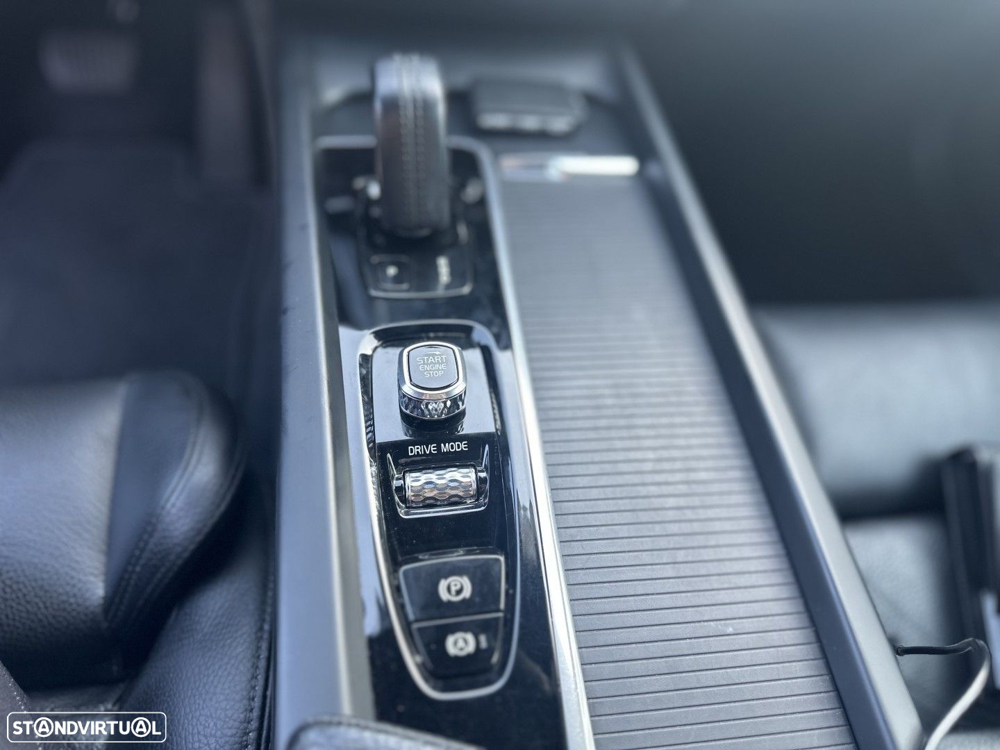 Volvo XC 60 T8 Twin Engine AWD Geartronic Momentum - 11
