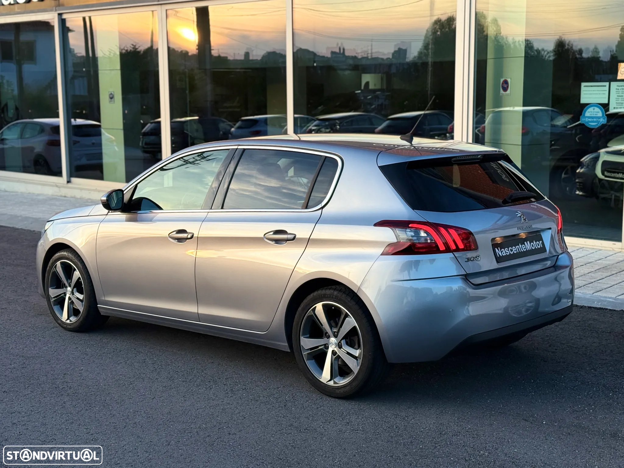 Peugeot 308 1.2 PureTech Allure EAT8 - 14