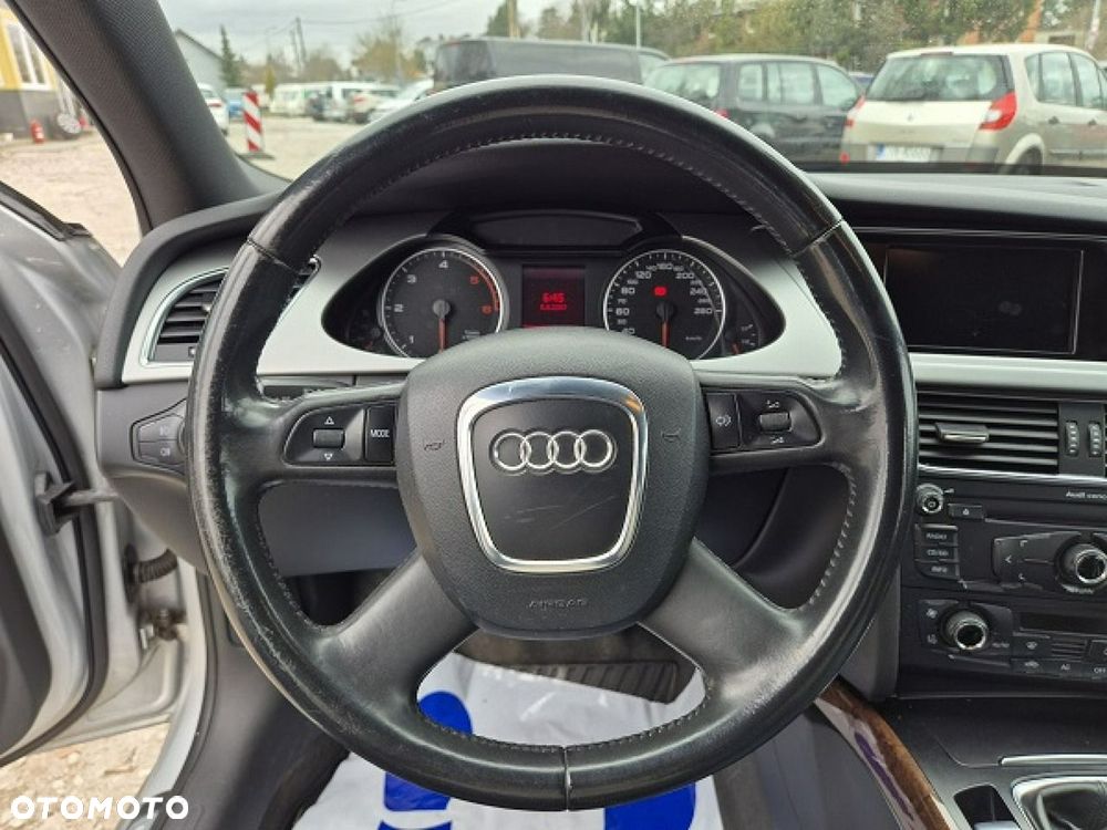 Audi A4 Limousine - 16
