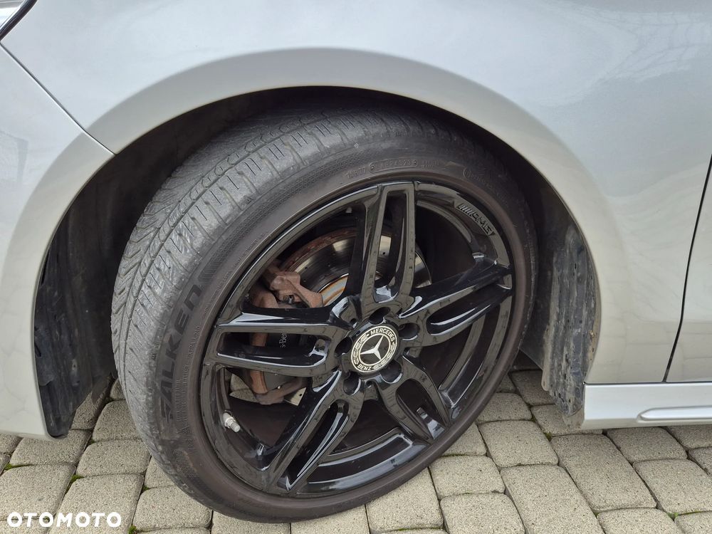 Mercedes-Benz CLA 180 7G-DCT AMG Line - 26