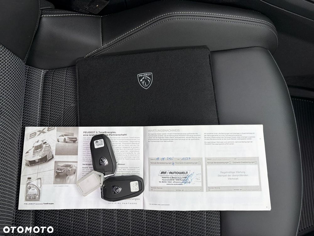 Peugeot E-5008 73kWh GT Exclusive - 39