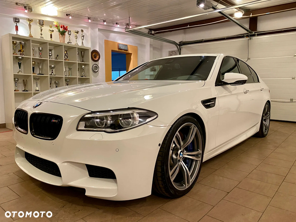 BMW M5 DKG
