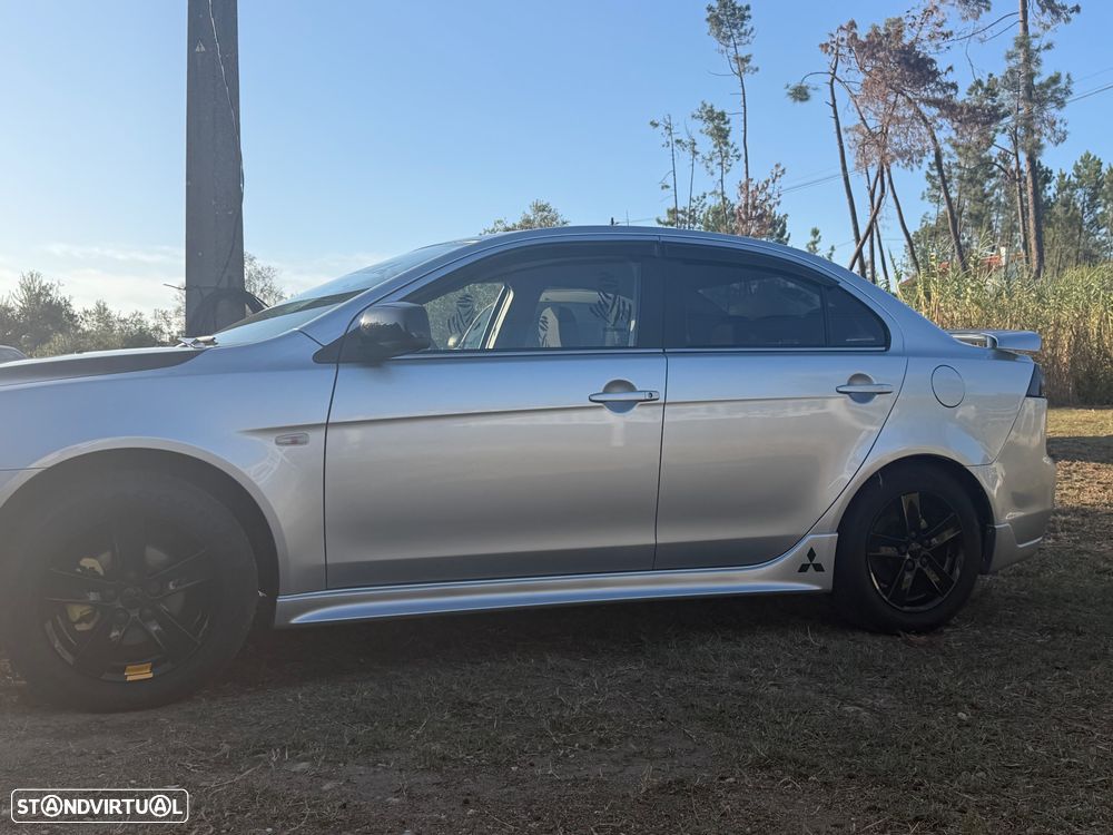 Mitsubishi Lancer - 3