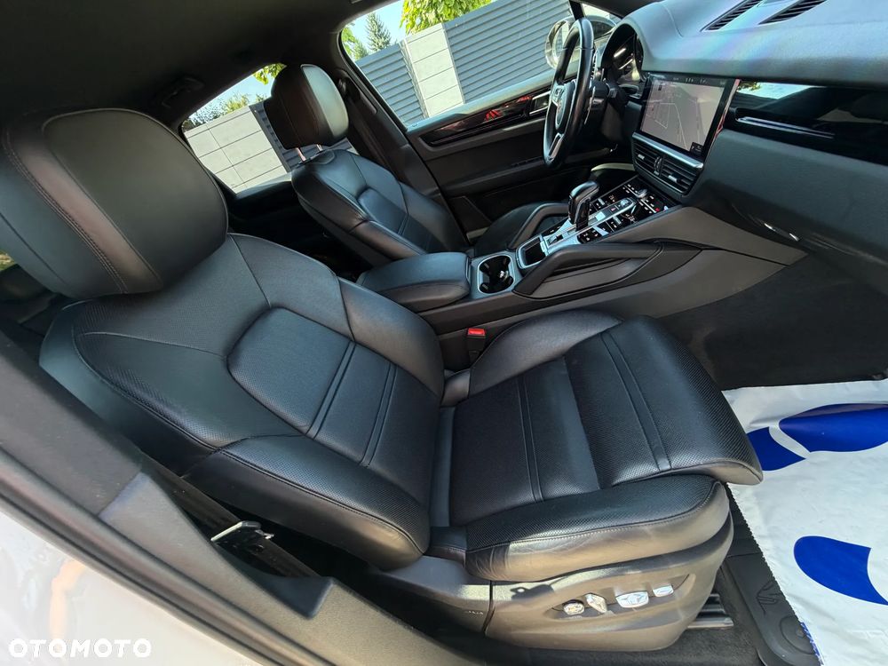 Porsche Cayenne Standard - 12