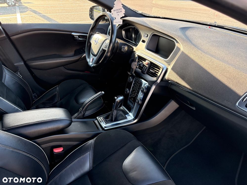 Volvo V40 D4 Drive-E R-Design Summum - 8