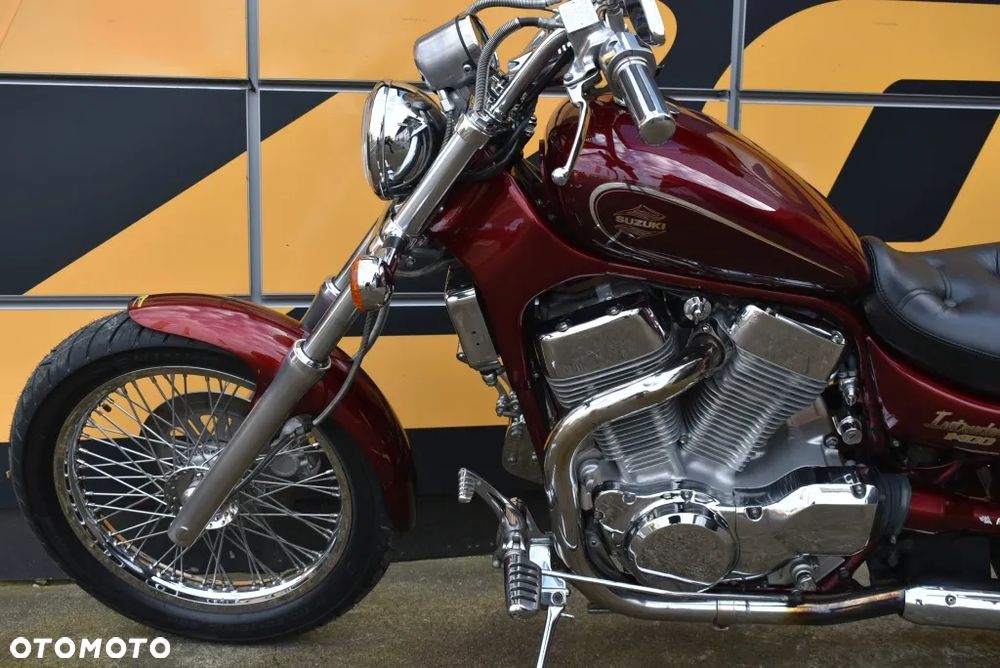 Suzuki Intruder - 10