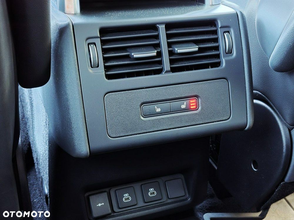 Land Rover Discovery 3.0 D250 mHEV Dynamic SE - 29