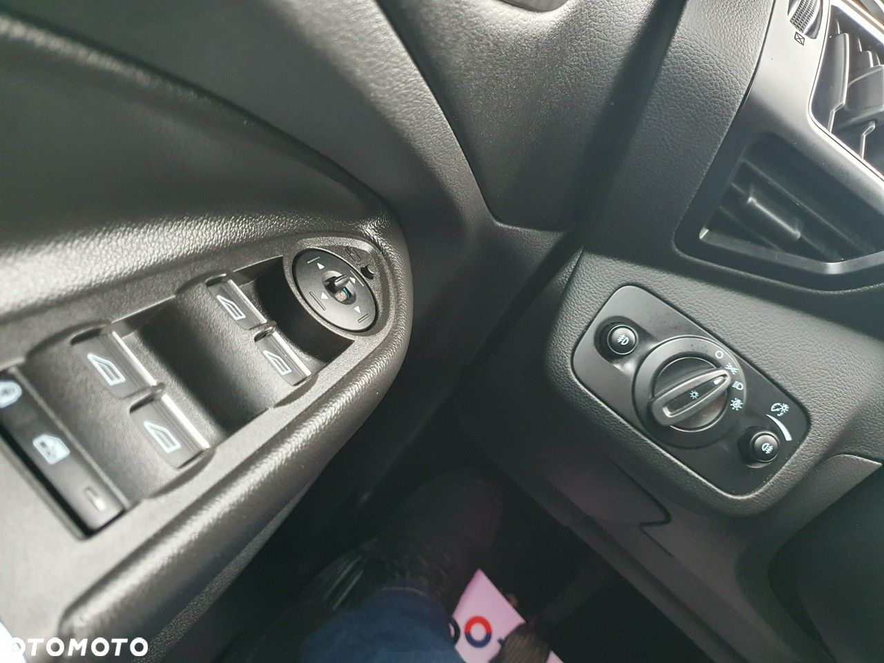 Ford Kuga - 16